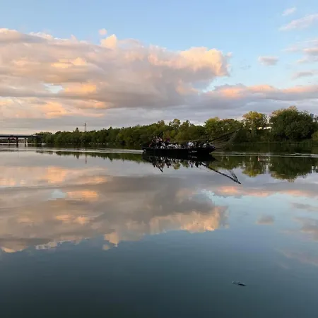 Botel Insolite - Toue Cabanee Angers